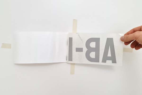 Schriftzug mit Transferfolie aufkleben